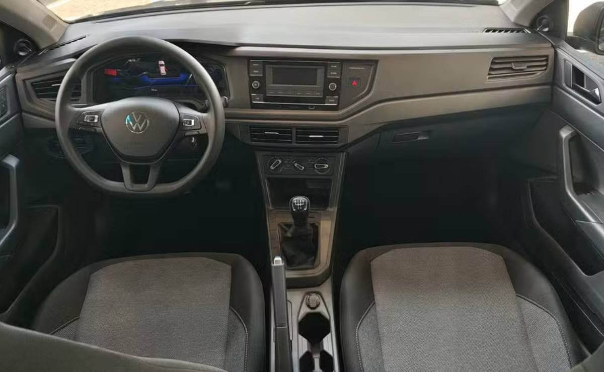 Volkswagen Virtus Sense por dentro