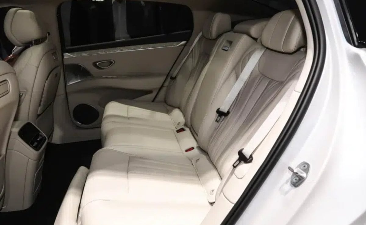 Menos de 37.000 dólares: BYD tiene listo el nuevo sedán grande para romper el mercado 6 byd seal 08 12