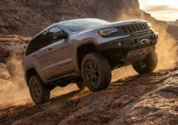 jeep resucito la trailhawk con 28 cm de despeje y