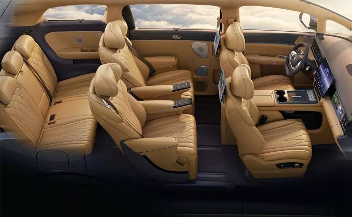 BYD Denza Z9S interior