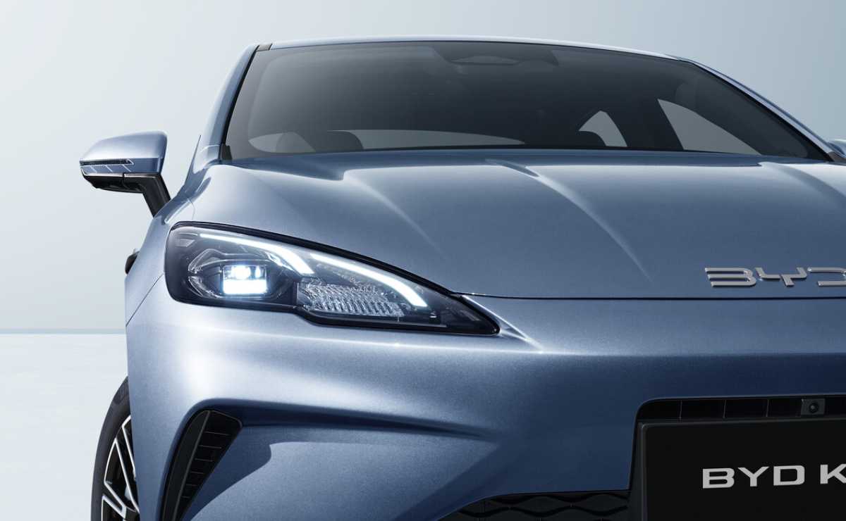 BYD King 2027: El Sedán Híbrido que se Renueva para Desafiar al Toyota Prius