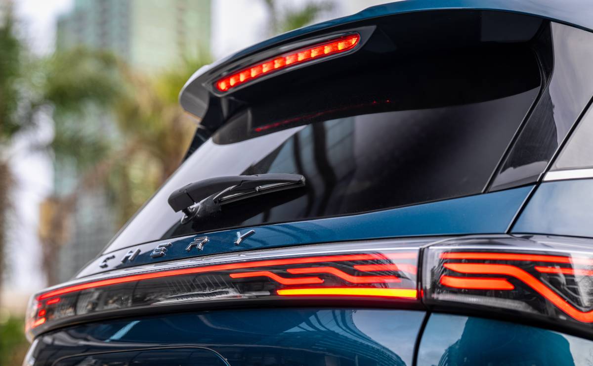 Se lanzó un nuevo SUV híbrido con 278 CV rival de Ford Territory y Toyota Corolla Cross 1 Chery Tiggo 7 CSH cola