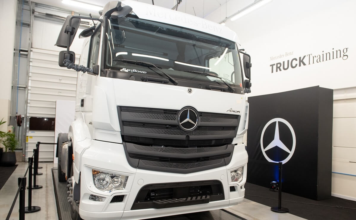 Mercedes-Benz Camiones y Buses realizó la quinta edición de Diálogos de movilidad sustentable y segura 1 Mercedes-Benz Diálogos