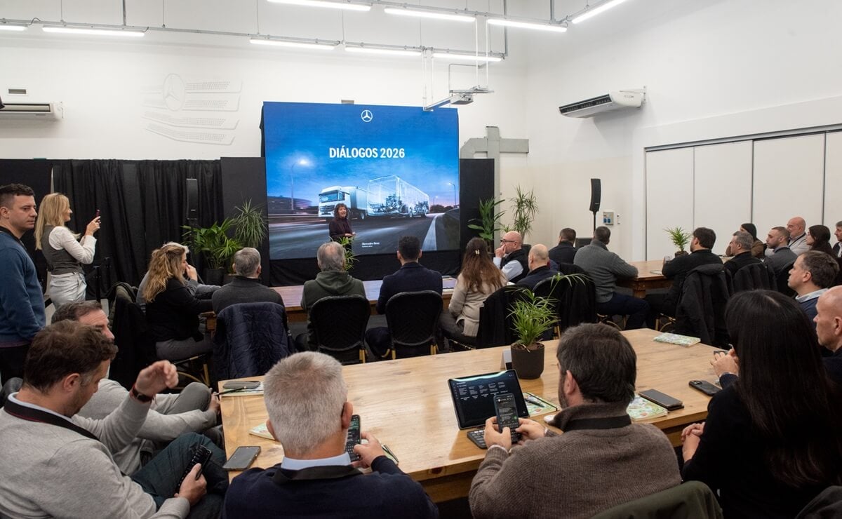 Mercedes-Benz Camiones y Buses realizó la quinta edición de Diálogos de movilidad sustentable y segura 2 Dialogos Mercedes Benz
