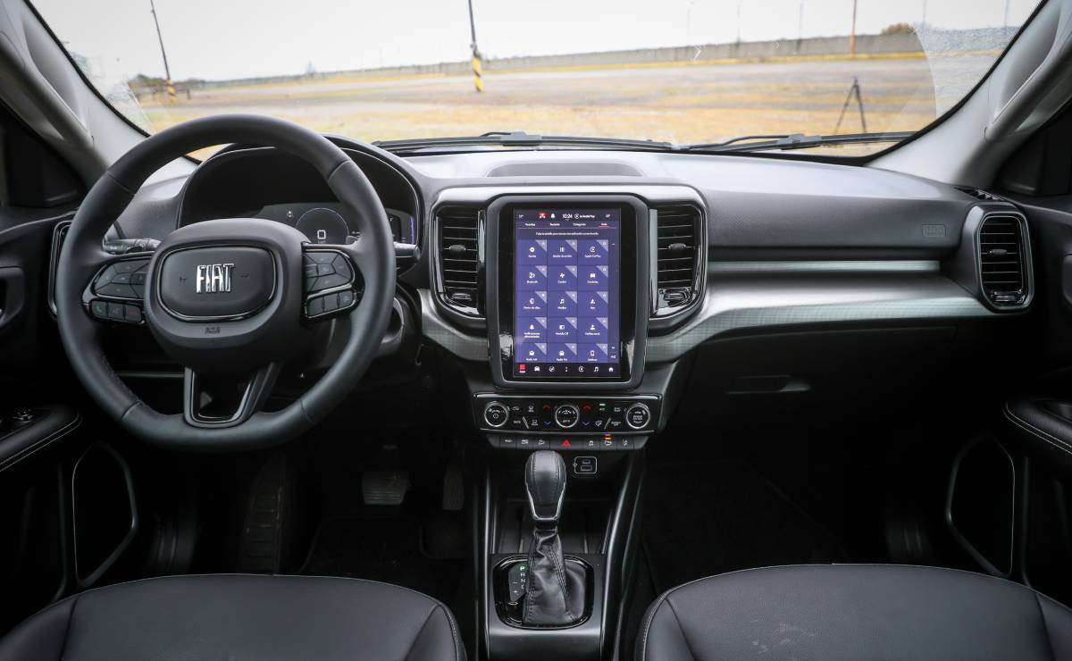 Fiat Volcano 2.2 turbodiesel interior