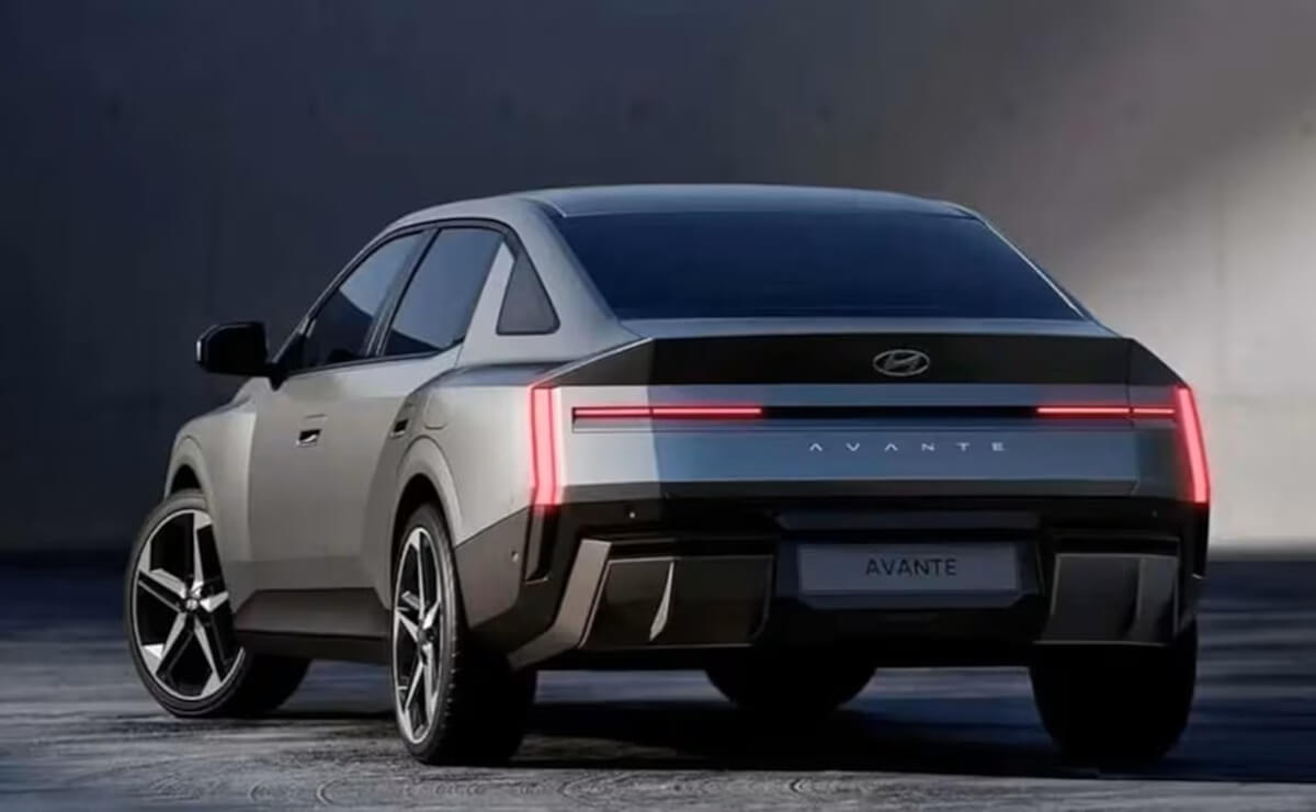 Una marca lanza un renovado sedán rival de Toyota Corolla y Nissan Sentra: nuevo diseño y estos cambios 2 Hyundai Elantra 2027 perfil