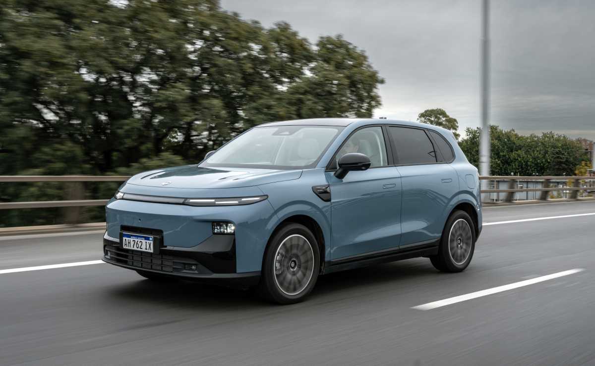 Tiene 215 CV y cuesta 31.990 dólares: así es el nuevo SUV que compite contra Territory y Corolla Cross 7 Leapmotor B10