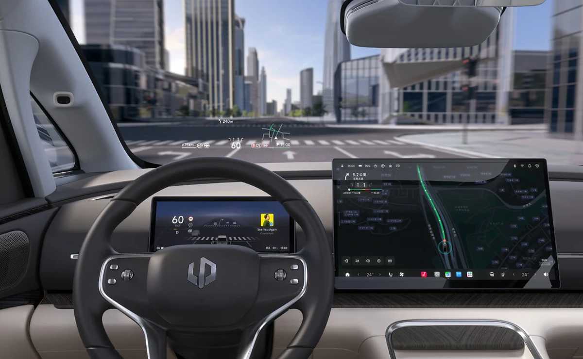 Así es la minivan de lujo que desafía a los SUV con mucho equipamiento y 700 km de autonomía 6 Leapmotor D99 Minivan 3
