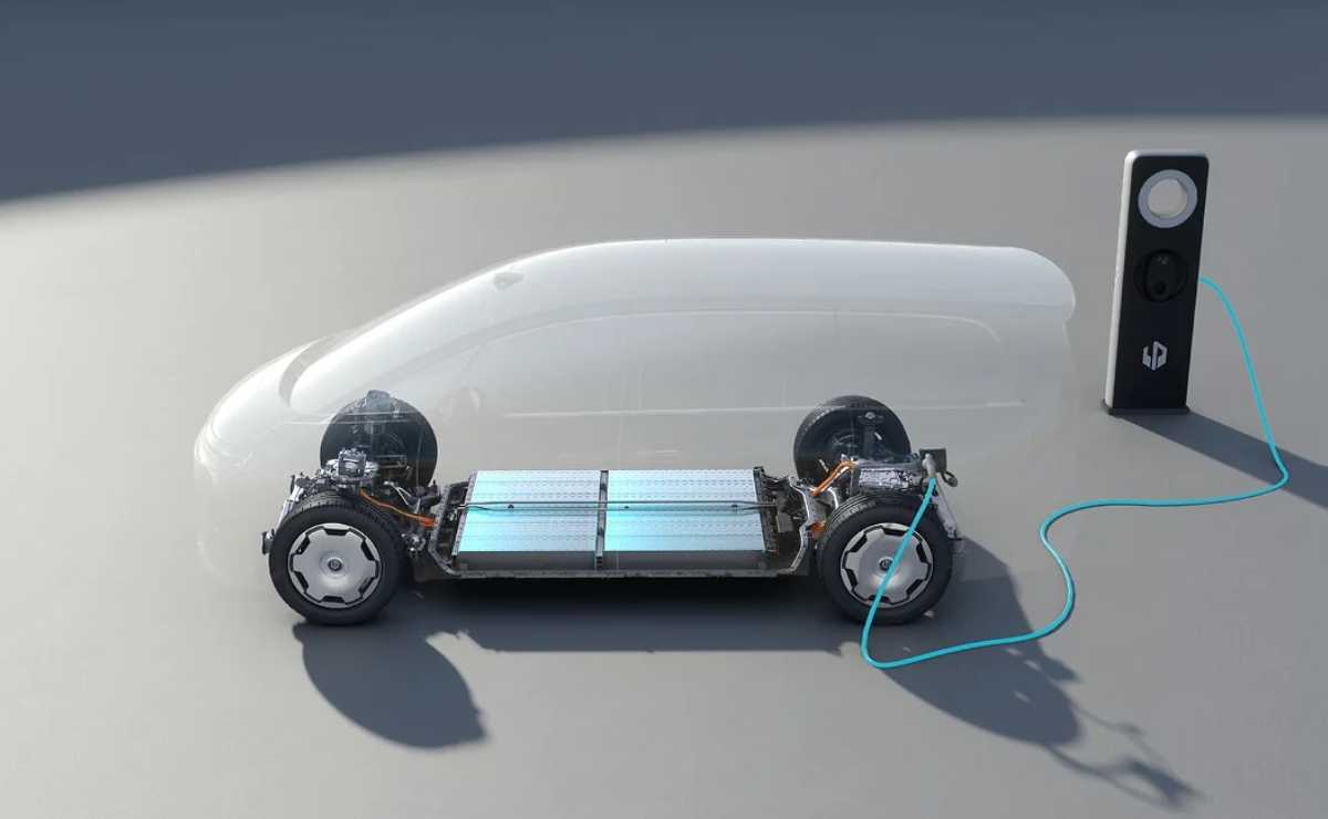 Así es la minivan de lujo que desafía a los SUV con mucho equipamiento y 700 km de autonomía 4 Leapmotor D99 Minivan 5
