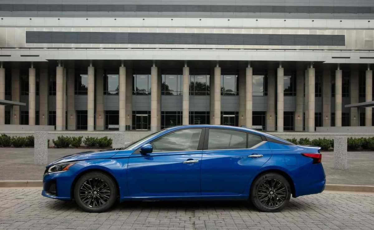 Ni Versa ni Sentra: por caída de sus ventas, Nissan despide a este sedán 1 Nissan Altima fin