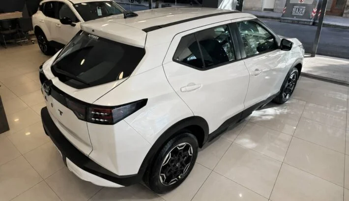 Nissan Kait Sense trasera