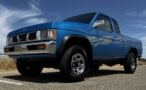 Detalle lateral Nissan Hardbody 1995