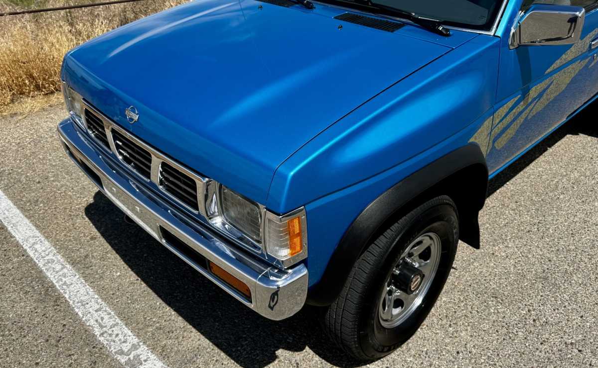 Subastan una joya de colección: Nissan Hardbody 1995 V6 4x4 con solo 83.000 km