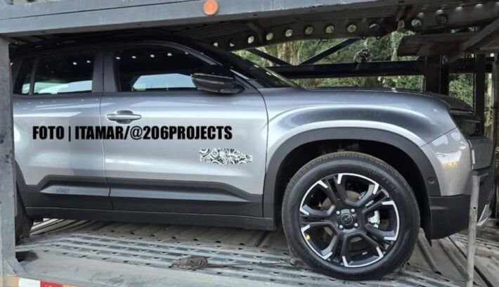 Nuevo Jeep Avenger sin camuflaje perfil