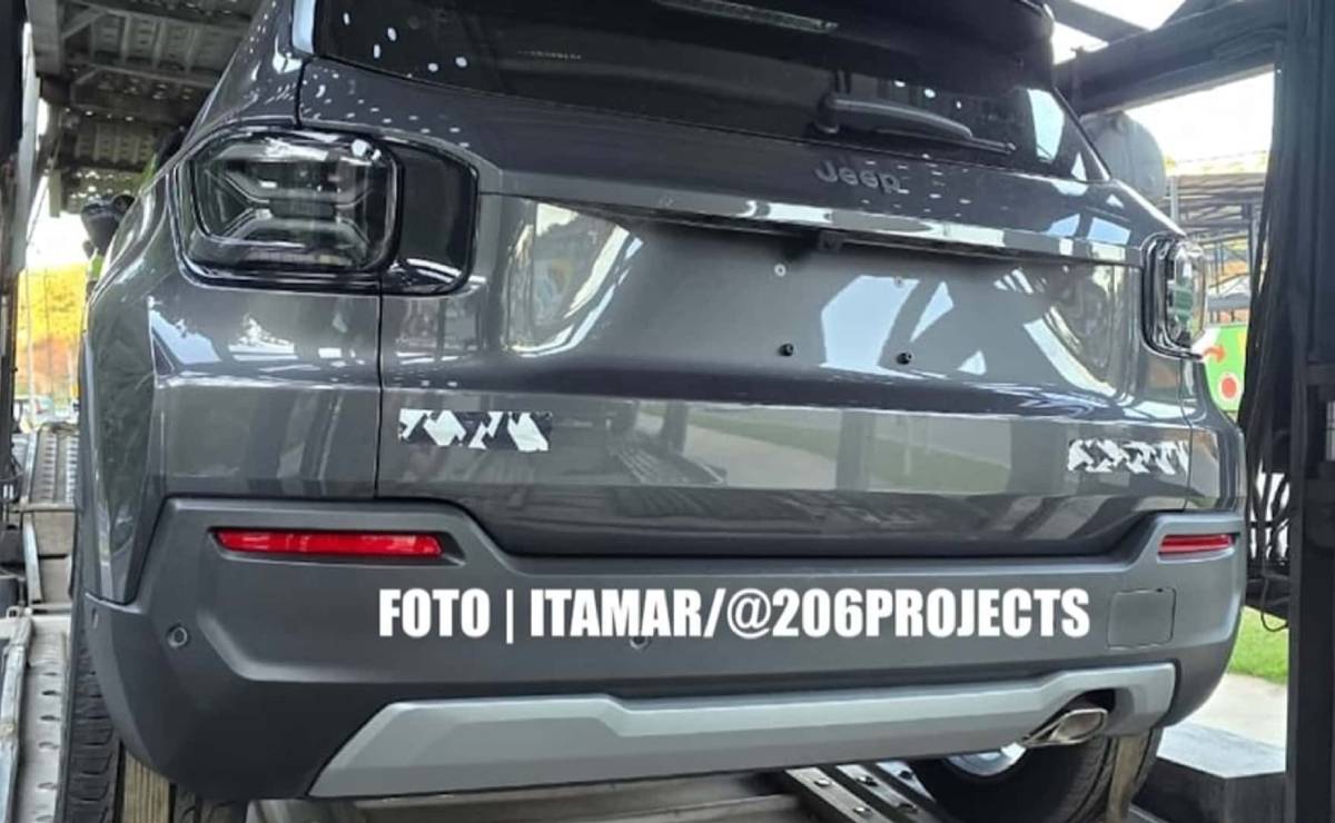 Nuevo Jeep Avenger sin camuflaje trasera