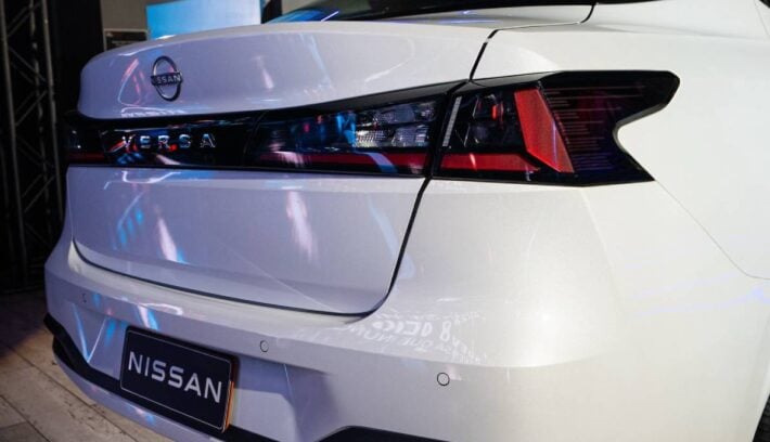 Nuevo Nissan Versa 2026 trasera 1