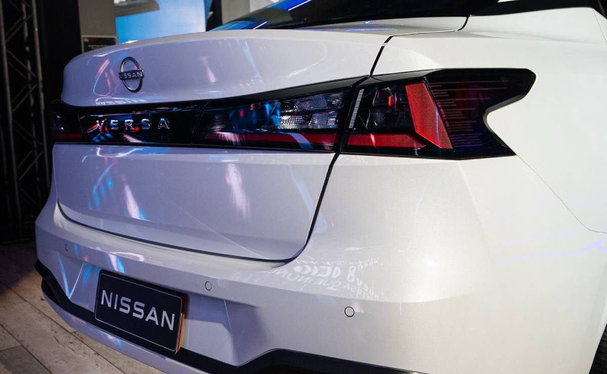 Nuevo Nissan Versa 2026 trasera 1