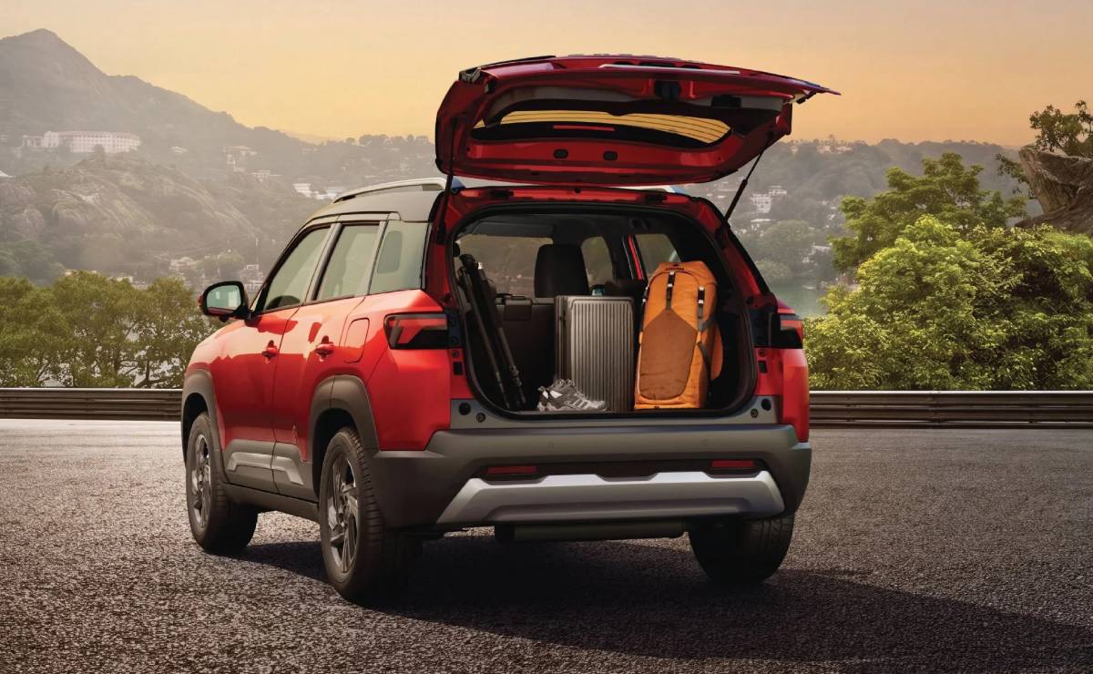 Nuevo SUV Suzuki Brezza baul