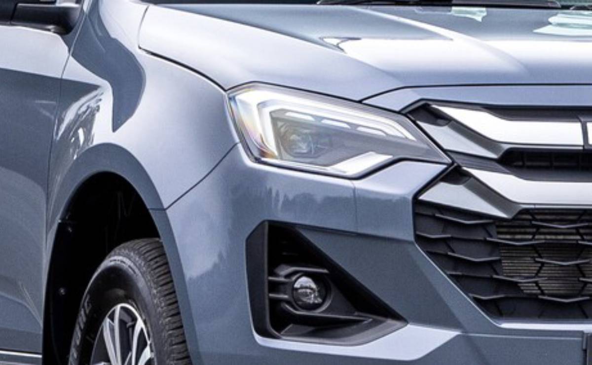 Pick up Isuzu D MAX teaser 1