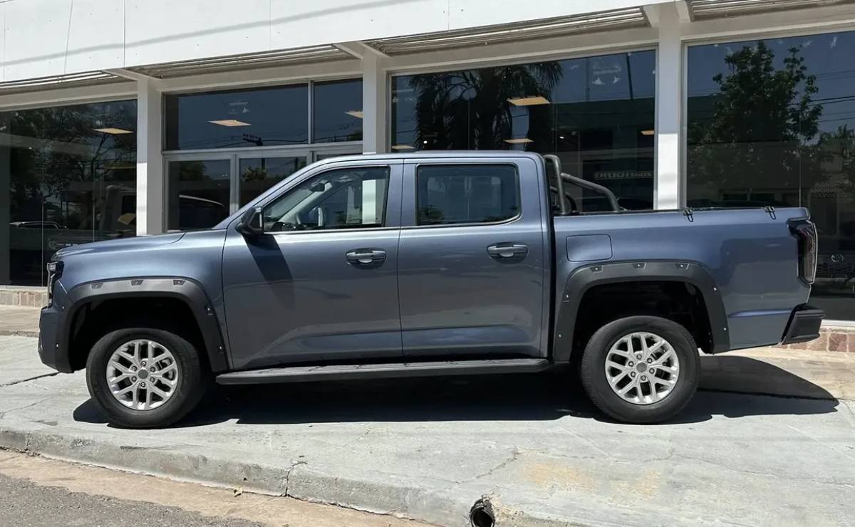 Pick up JMC Grand Avenue perfil 2