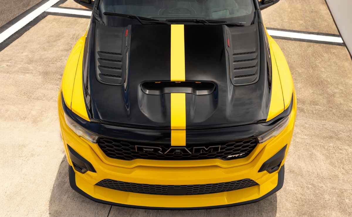 RAM anunció los precios de su pick up deportiva V8: arranca en menos de 60.000 dólares 4 RAM 1500 Rumble Bee 2