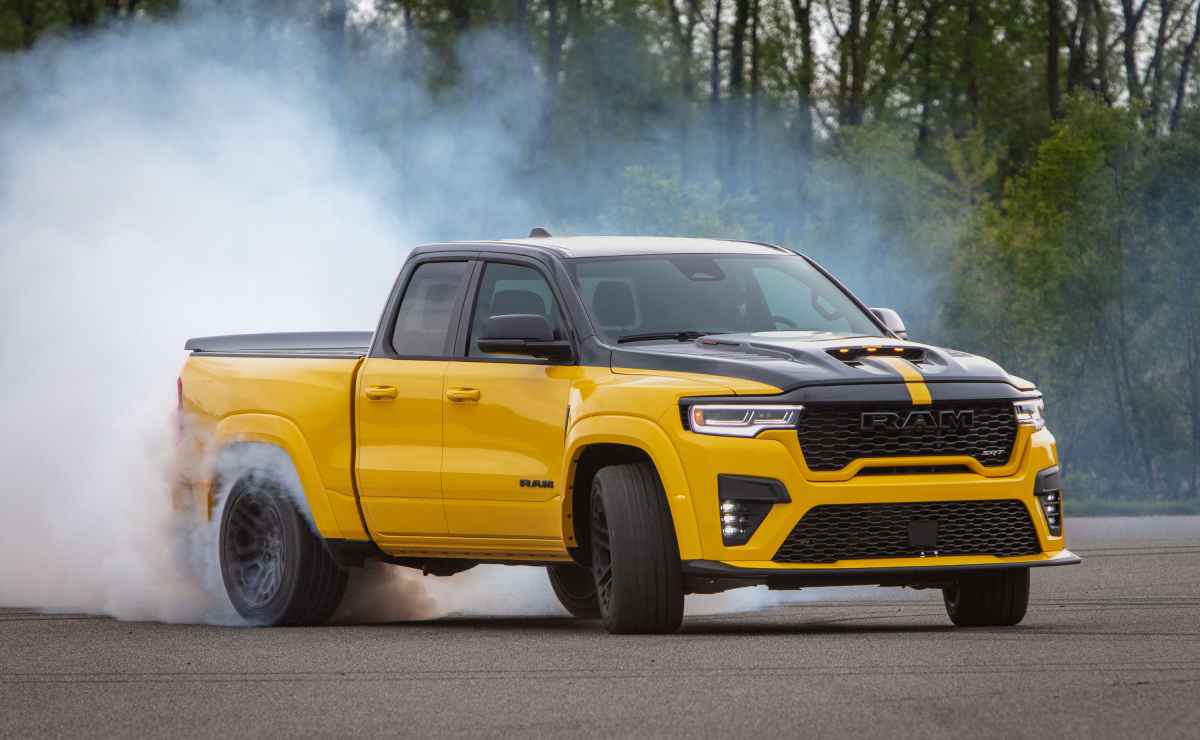RAM anunció los precios de su pick up deportiva V8: arranca en menos de 60.000 dólares 1 RAM 1500 Rumble Bee (3)
