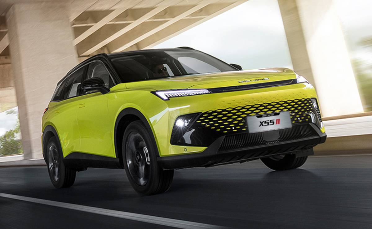 El SUV híbrido de 217 CV que desafía a Toyota Corolla Cross con más de 900 km de autonomía 6 SUV BAIC X55 II Hybrid accion 1