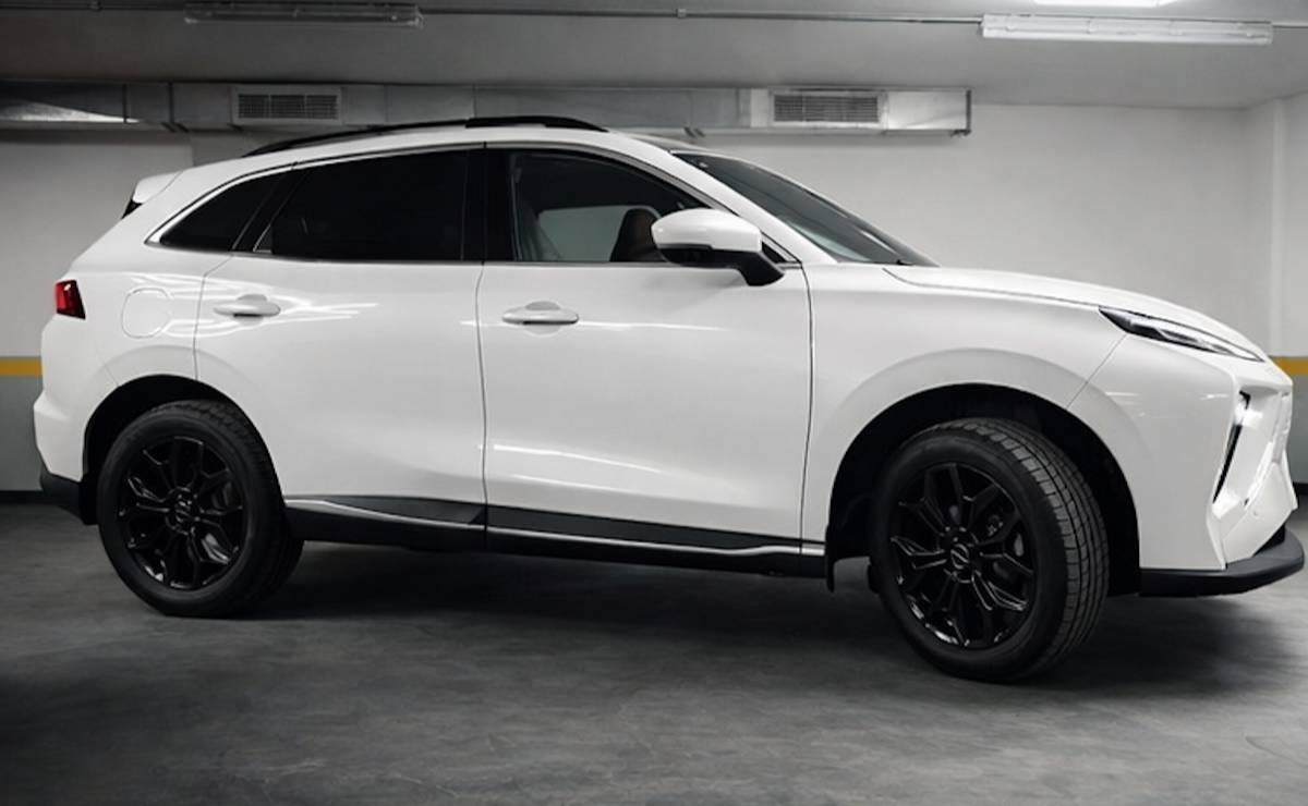 SUV Forthing Friday Reev perfil