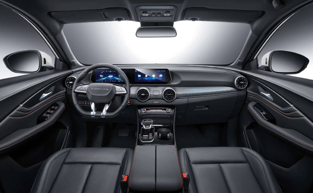 SUV Forthing T5 EVO interior