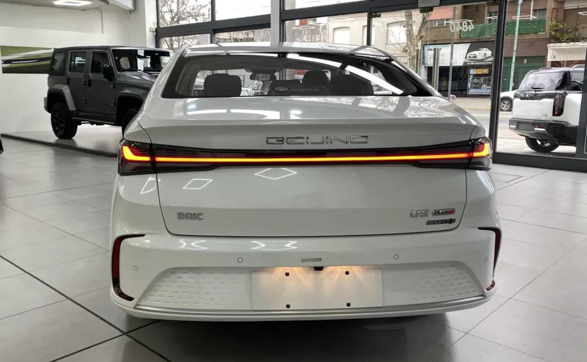 Sedan Baic U5 plus cola