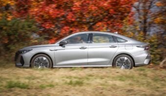 Sedan Chery Arrizo 8 perfil accion 1