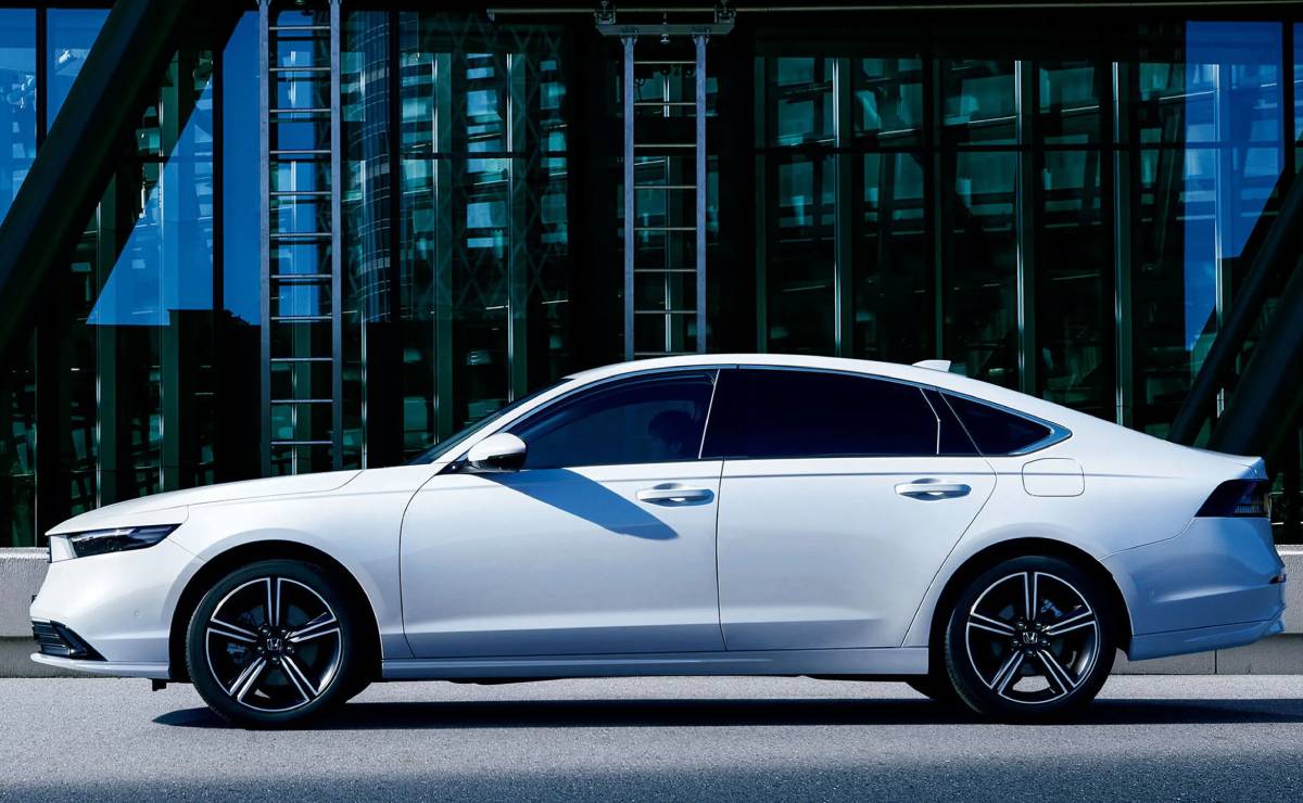 Sedan Honda Accord 2027 perfil
