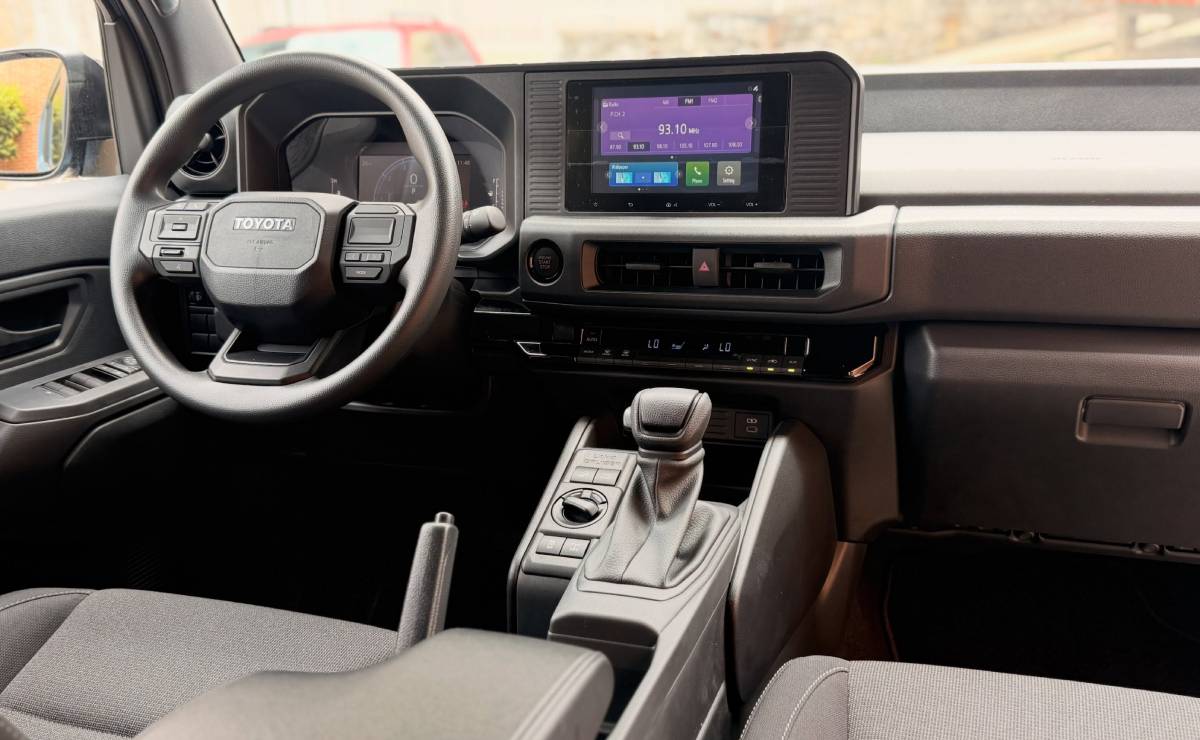 Toyota Land Cruiser FJ interior 1