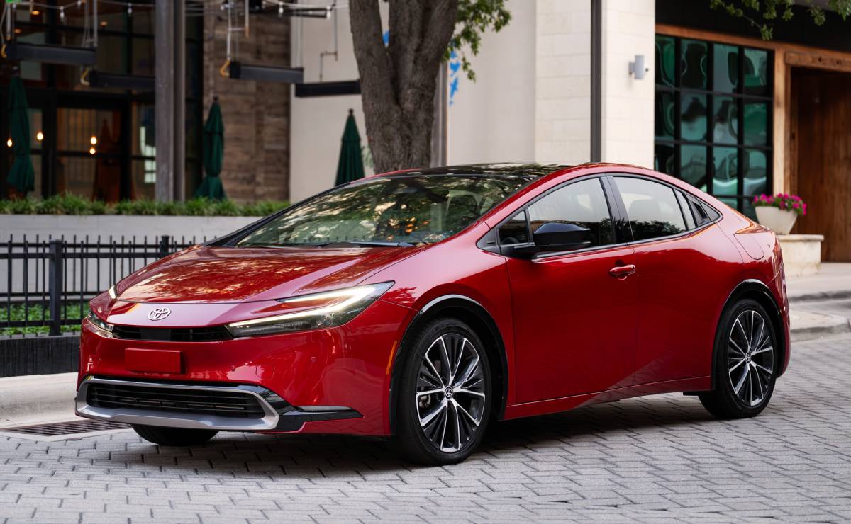 Toyota Prius 2027 frente
