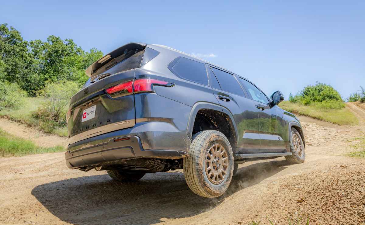 Toyota Sequoia 2027 3