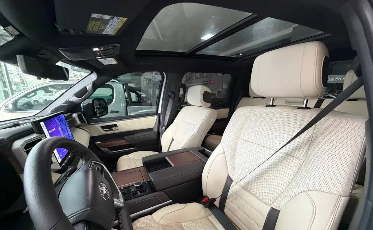 Toyota Tundra EDICION 1794 interior