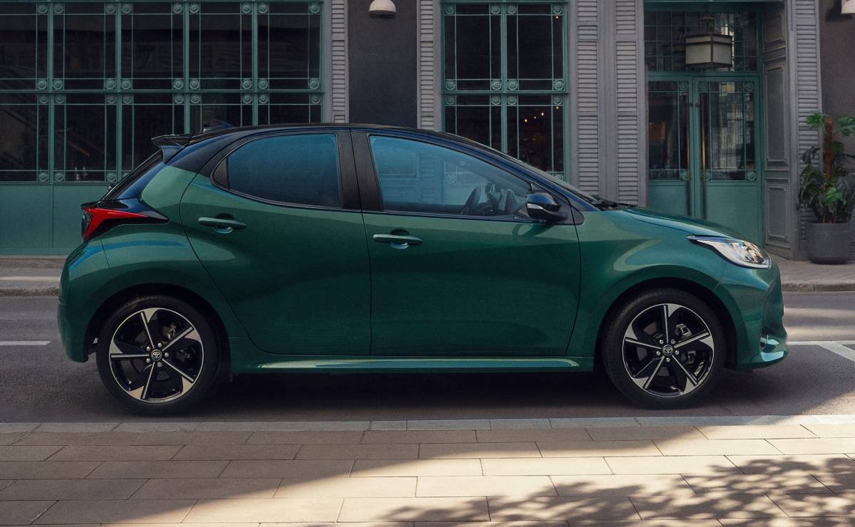 Toyota Yaris Hybrid 2026 perfil