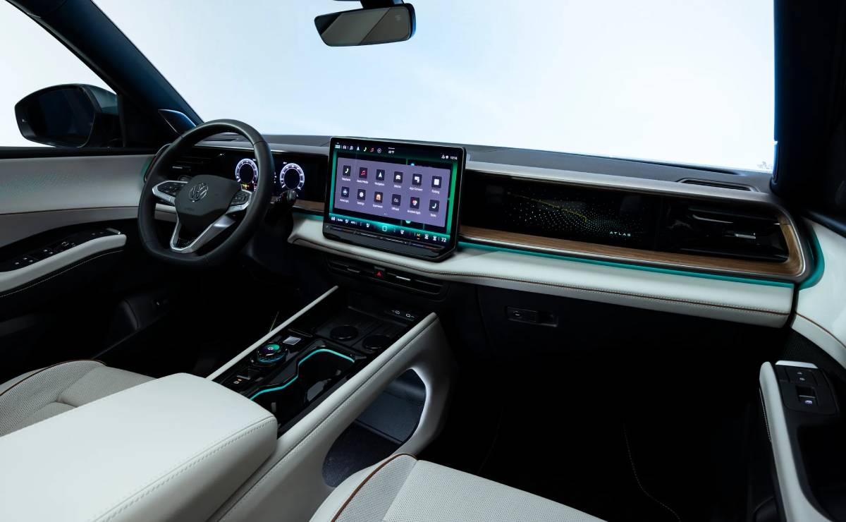 Volkswagen renovó uno de sus SUV más grandes: ahora tiene equipamiento de lujo desde la versión base 7 Volkswagen Atlas 2027 interior