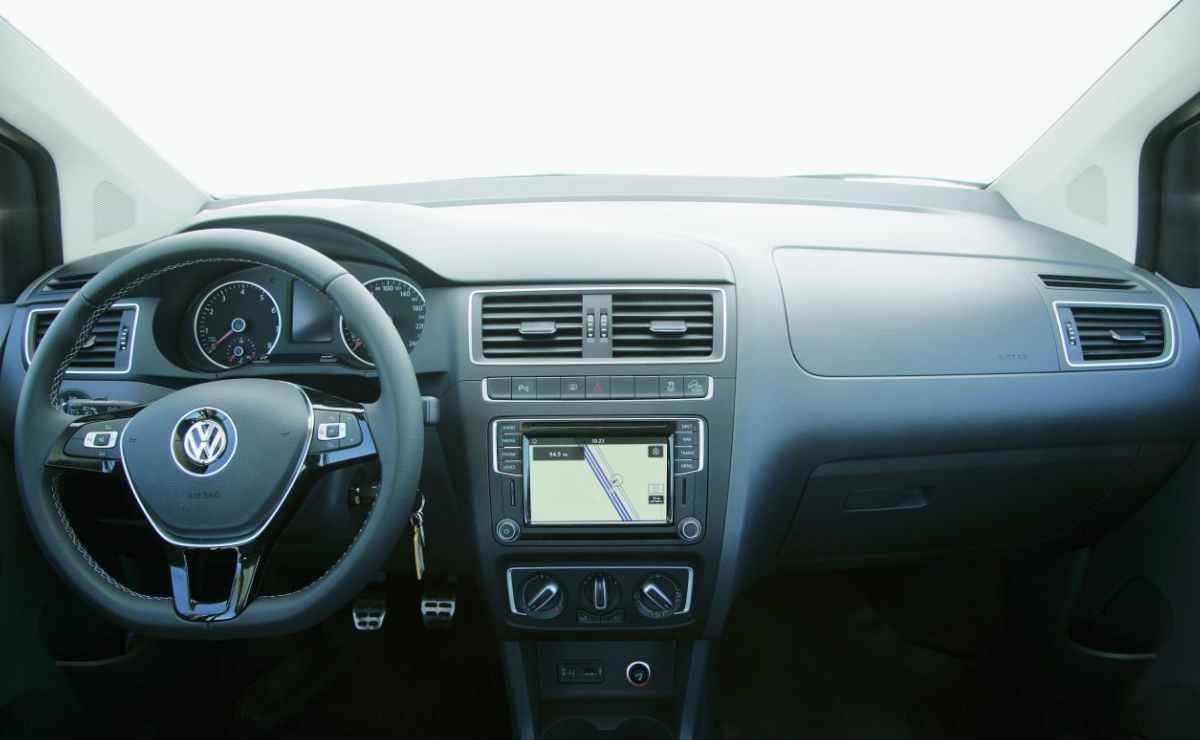 Volkswagen Suran 1