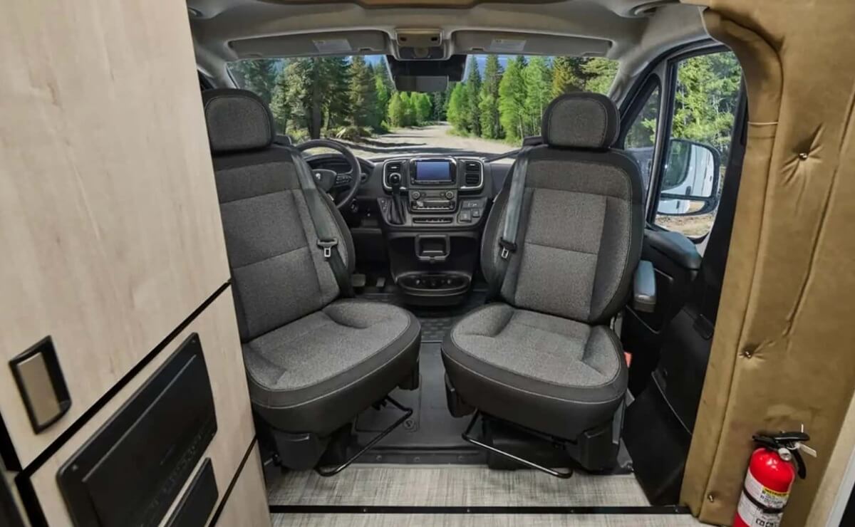 Winnebago Elora 2026 por dentro
