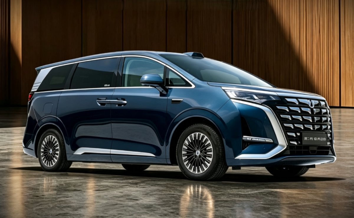 BYD Denza D9, la van