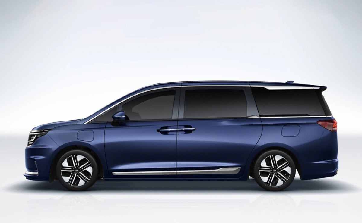 Esta es la propuesta de una marca china para competirle a Toyota y Honda con un precio más bajo 1 JAC Traveller 2026 precio