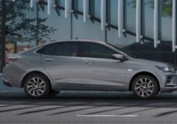 Chevrolet Onix Plus perfil 1