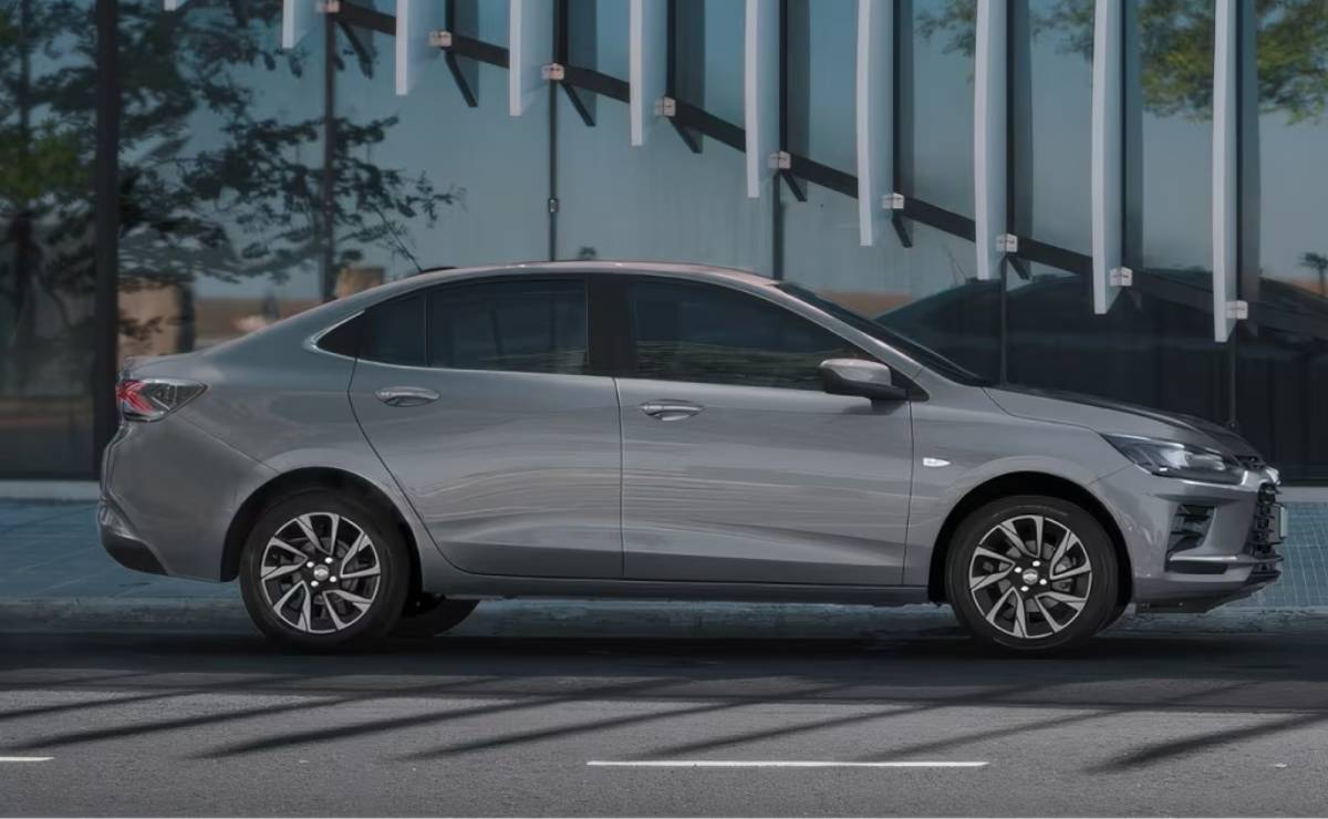 Chevrolet Onix Plus perfil 1