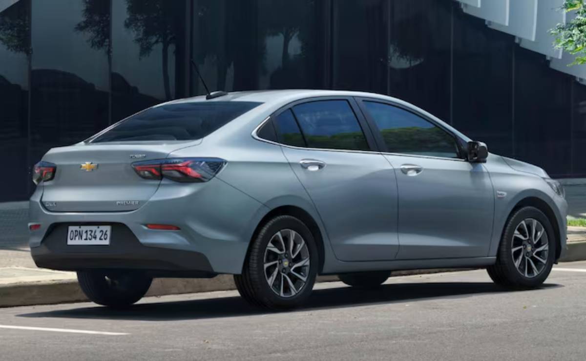 Chevrolet Onix Plus trasera 1