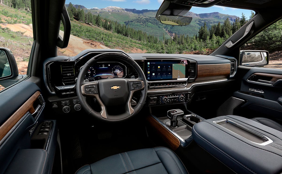 La pick up de Chevrolet que supera a S10 con 420 CV, capacidades récord y buen precio 3 Chevrolet Silverado interior