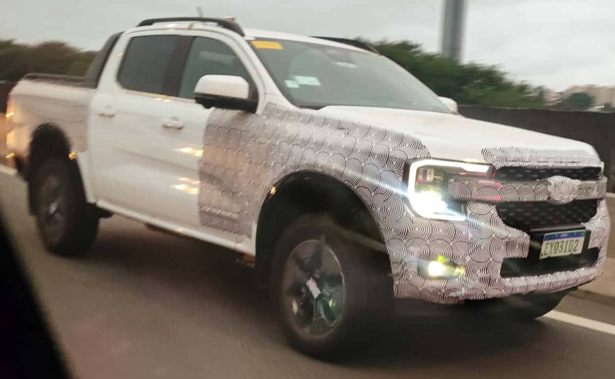 Ford prueba la Ranger híbrida: cómo es la pick up que tiene 279 CV y se fabricará en el país 3 Ford Ranger PHEV unidad de prueba