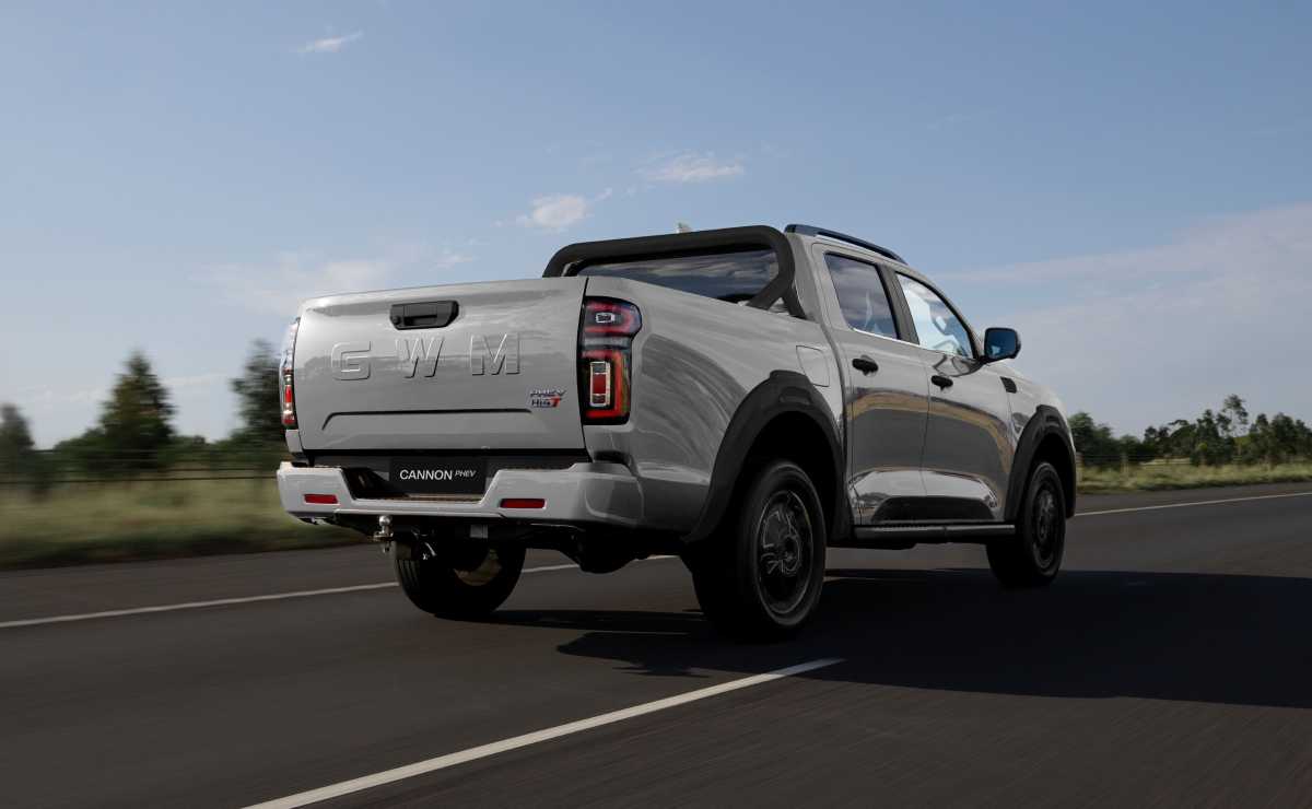 GWM Poer Hi4 T PHEV pick up 1