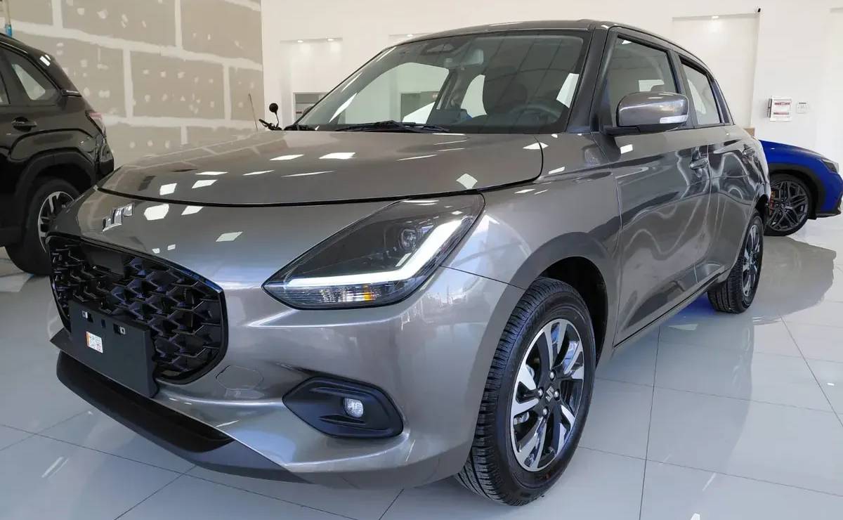 Hatchback Suzuki Swift Hybrid frente