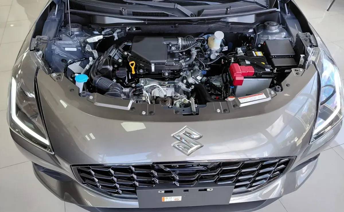 Hatchback Suzuki Swift Hybrid motor